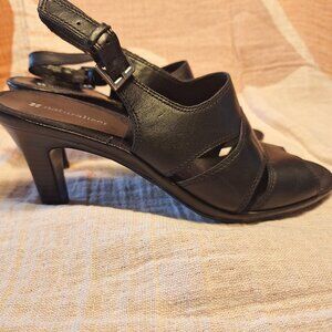 Naturalizer Black Leather Strap Heel 8M